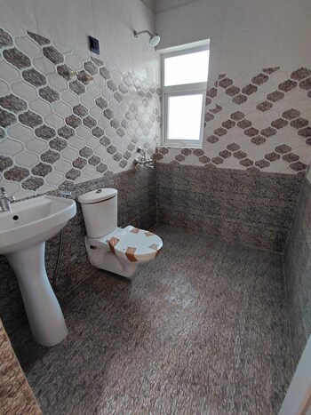 4 BHK Flat for Sale in Sadupura Village, Faridabad