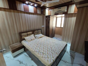2 BHK Flat for Rent in Goregaon East, Mumbai