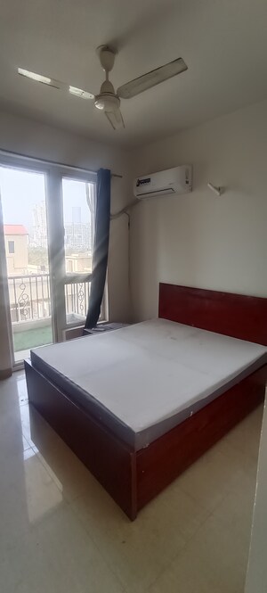 Bedroom in 3.5 BHK Apartment at Emaar Emerald Estate, Sector 65 – for Rent
