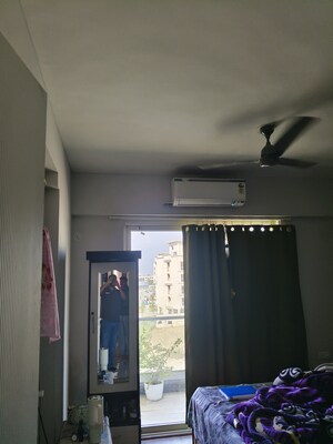 Room in 3 BHK Apartment at Signature Global City, Sector 37d – for Rent