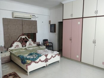 4 BHK Flat for Sale in Begumpet, Hyderabad