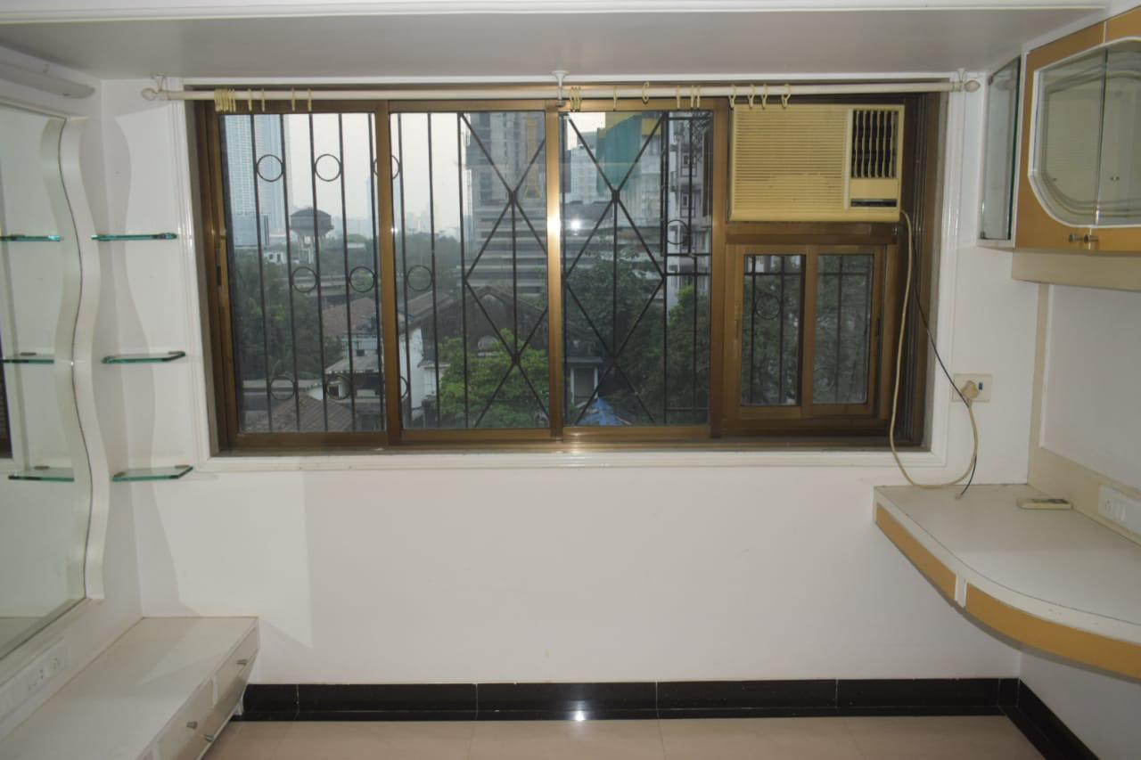 2 BHK Apartment For Rent in Shilp Tower