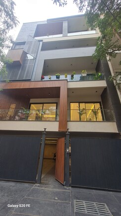 4 BHK + Servant Room Builder Floor For Sale in Sector 31