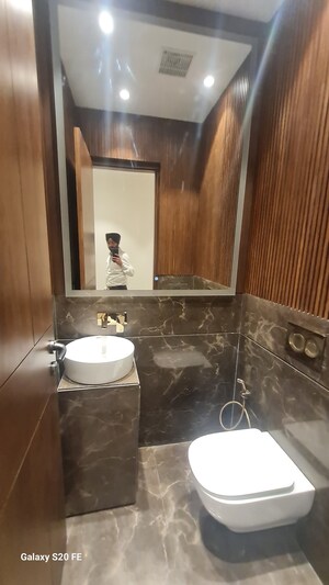 Furnished Amenities in 4 BHK Builder Floor at Sector 31 – for Sale