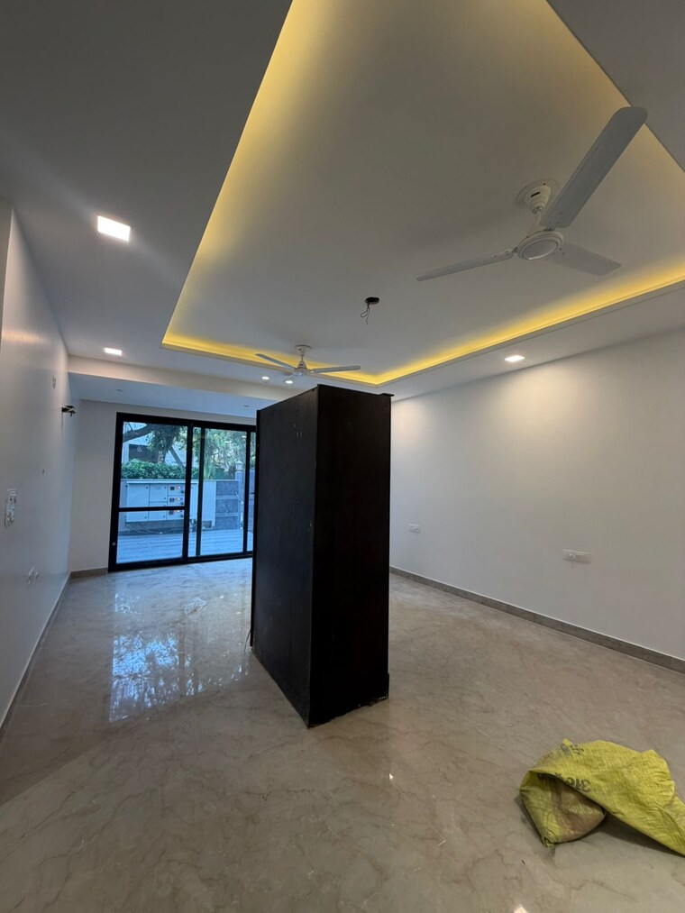 Room, unitech-south-city-1 3 Bedroom 2300 Sq.Ft. Apartment In South City 1 Gurgaon 10198464