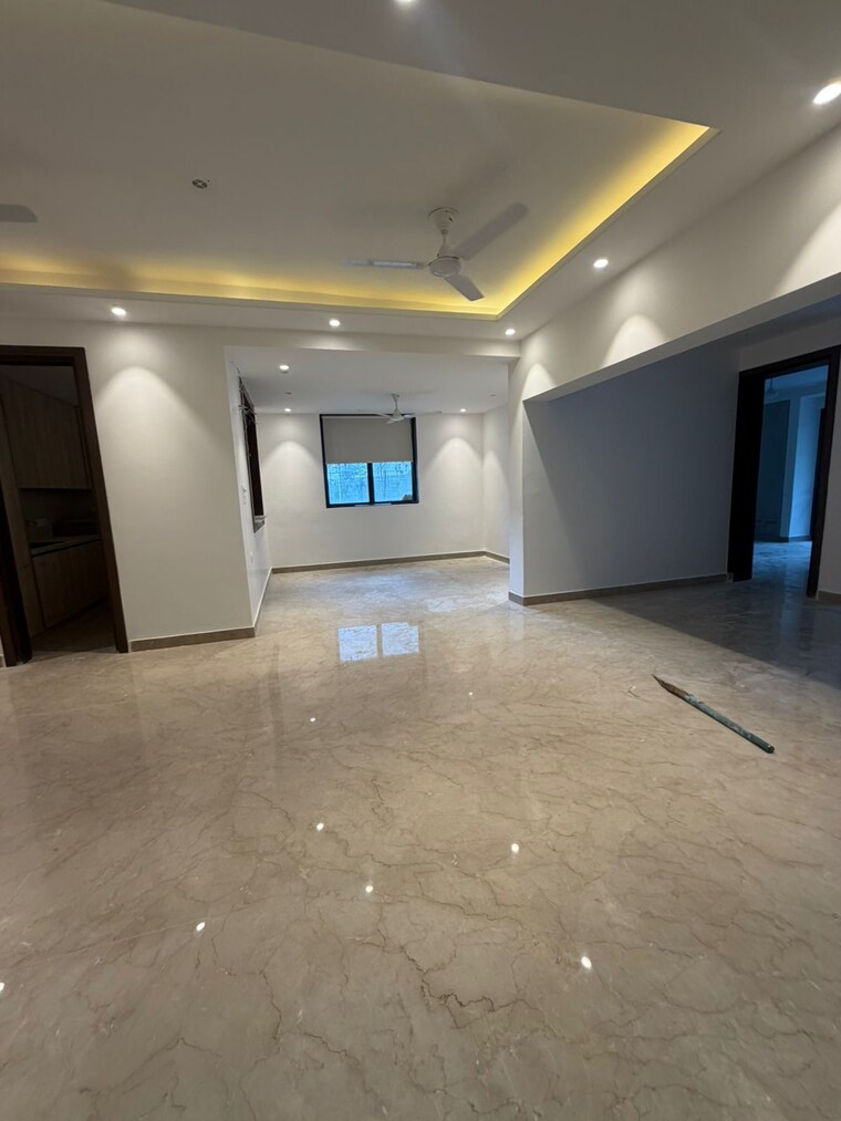  Parking, unitech-south-city-1 3 Bedroom 2300 Sq.Ft. Apartment In South City 1 Gurgaon 10198464