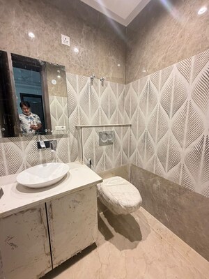 Bathroom in 3 BHK Apartment at Unitech South City 1, South City 1 – for Rent