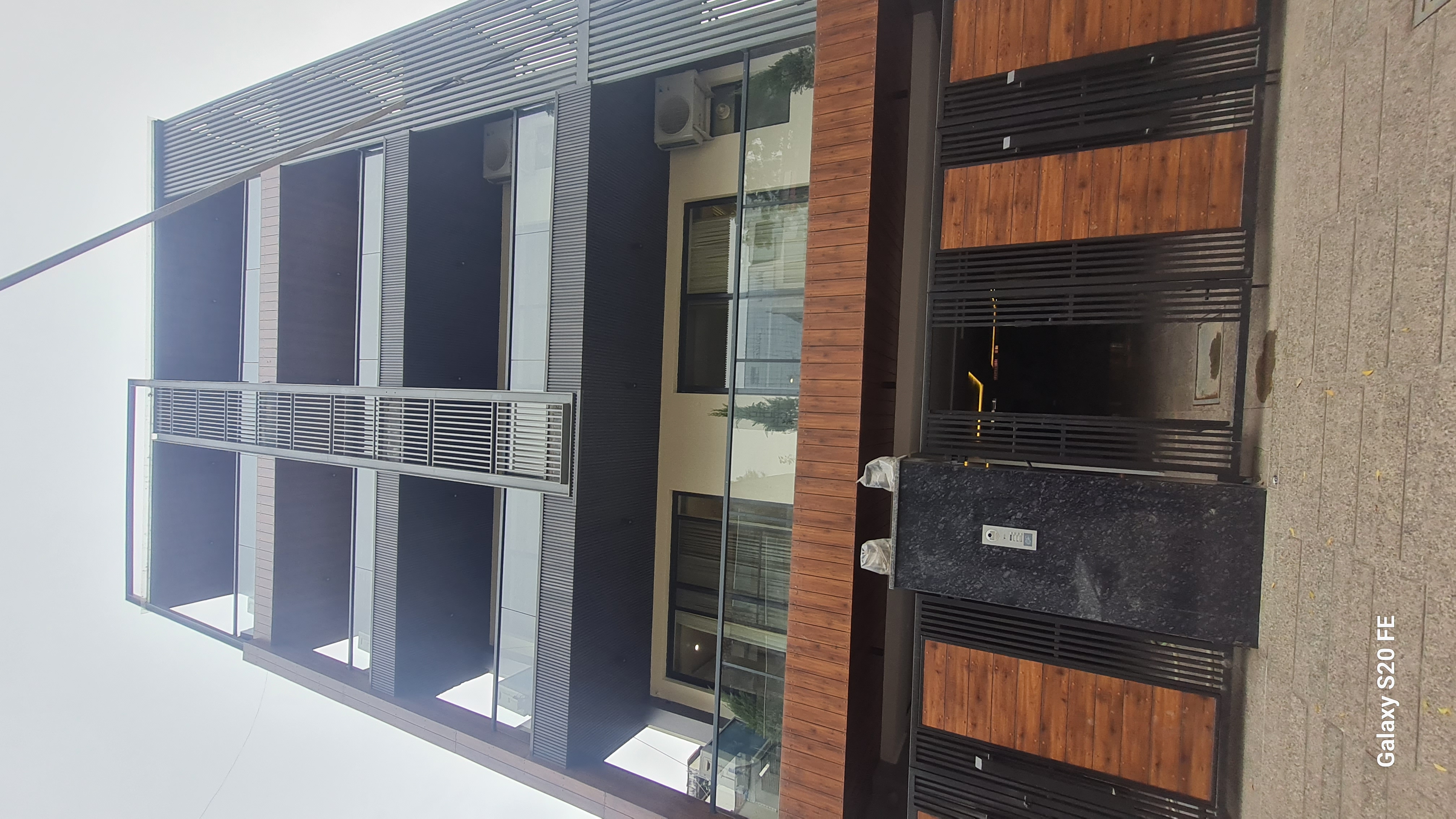 4 BHK + Servant Room Builder Floor For Sale in Sector 31