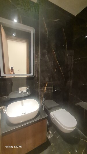 Furnished Amenities in 3 BHK Builder Floor at Sector 45 – for Sale