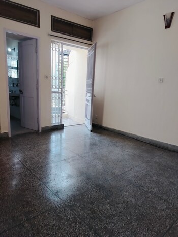 2 BHK Flat for Sale in Vasant Kunj, Delhi
