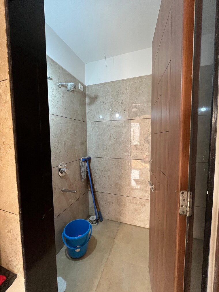Bathroom, wakad 2 Bedroom 800 Sq.Ft. Apartment In Wakad Pune 10201184