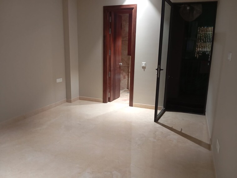 Room, greater kailash i 3.5 Bedroom 208 Sq.Yd. Builder Floor In Greater Kailash I Delhi 10201177