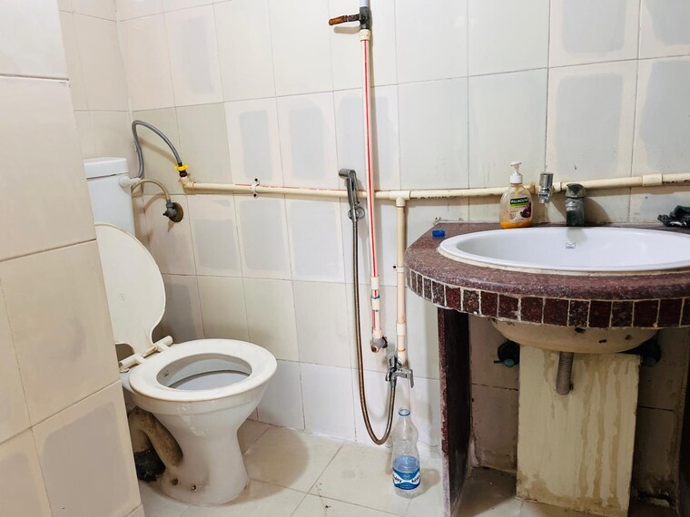 Bathroom, garden-view-apartment 1 Bedroom 544 Sq.Ft. Apartment In Goregaon East Mumbai 10201186