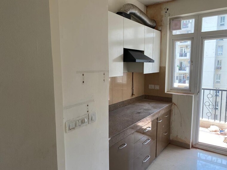 Kitchen, emaar-emerald-estate 3 Bedroom 1395 Sq.Ft. Apartment In Sector 65 Gurgaon 10201195