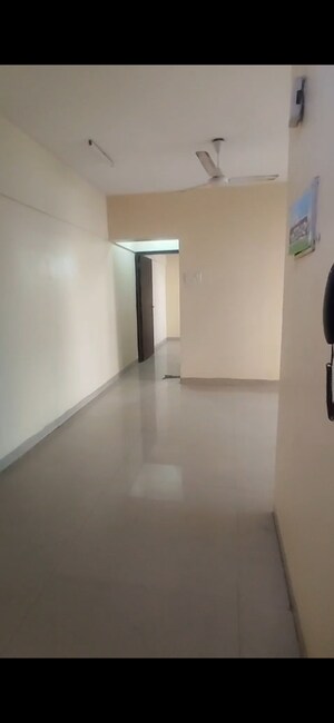 2 BHK Apartment For Rent in K Raheja Palm Spring, Malad West