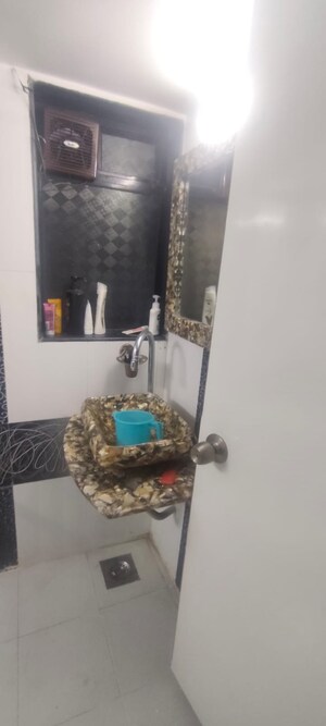 Furnished Amenities in 2 BHK Apartment at Highland Annex, Majiwada – for Rent