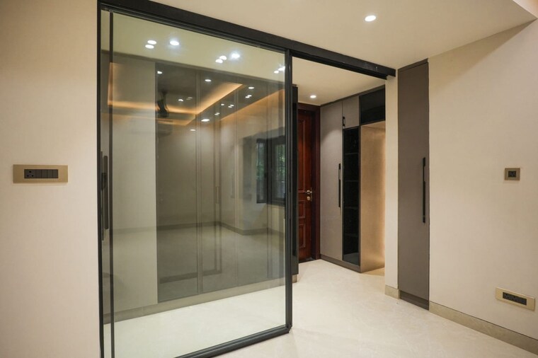 Room, vasant vihar 4 Bedroom 405 Sq.Yd. Builder Floor In Vasant Vihar Delhi 10204527