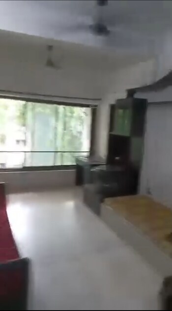2 BHK Flat for Rent in Vile Parle West, Mumbai