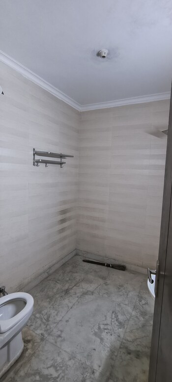 3 BHK Builder Floor for Rent in Panchsheel Vihar, Delhi