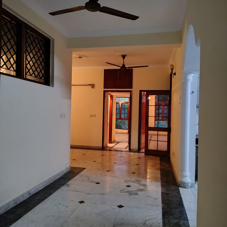 Room, kalkaji 3 Bedroom 995 Sq.Ft. Builder Floor In Kalkaji Delhi 10208944
