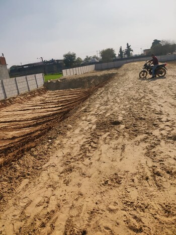 Plot for Sale in Noida Central, Noida