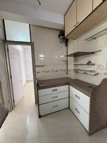 2 BHK Flat for Rent in Andheri West, Mumbai