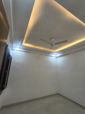 Furnished Amenities in 4 BHK Builder Floor at RWA Apartments Sector 72, Sector 72 – for Sale