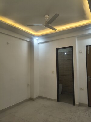 Furnished Amenities in 4 BHK Builder Floor at RWA Apartments Sector 72, Sector 72 – for Sale