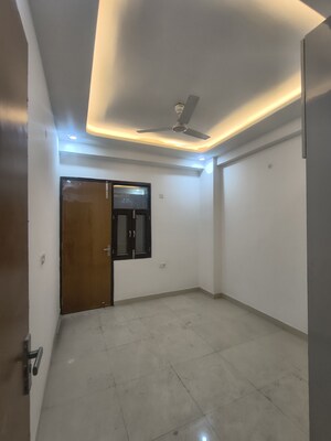 Building Lobby in 4 BHK Builder Floor at RWA Apartments Sector 72, Sector 72 – for Sale