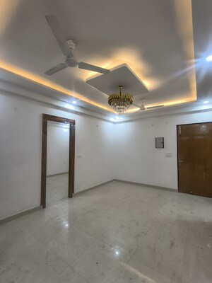 Furnished Amenities in 4 BHK Builder Floor at RWA Apartments Sector 72, Sector 72 – for Sale