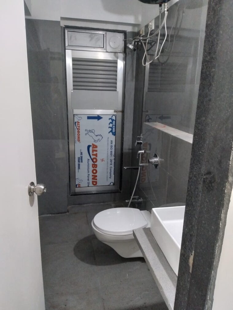 Bathroom, mayfair-the-view 2 Bedroom 690 Sq.Ft. Apartment In Vikhroli West Mumbai 10211665