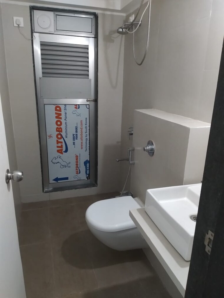 Bathroom, mayfair-the-view 2 Bedroom 690 Sq.Ft. Apartment In Vikhroli West Mumbai 10211665