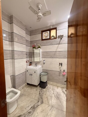 2 BHK Builder Floor for Sale in Tilak Nagar, Delhi