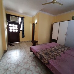 1 BHK Builder Floor For Rent in Lajpat Nagar II