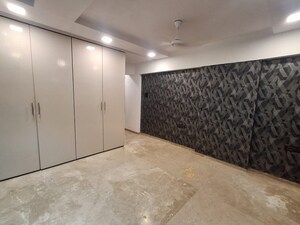 Bedroom in 4 BHK Apartment at Bandra West – for Rent