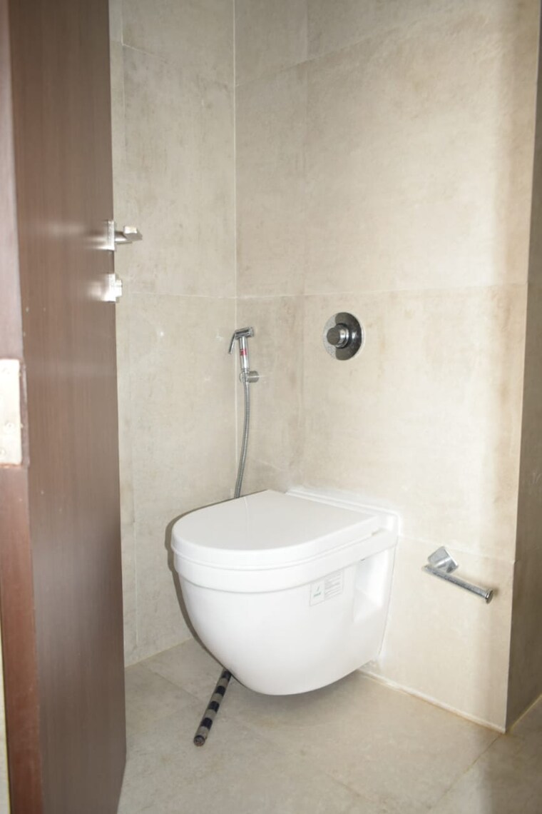 Bathroom, omkar-meridia 2 Bedroom 789 Sq.Ft. Apartment In Kurla West Mumbai 10214421