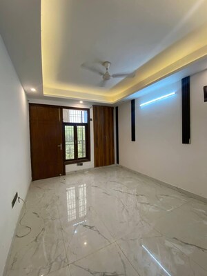 Room in 3 BHK Builder Floor at Saket – for Rent
