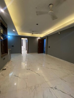 Room in 3 BHK Builder Floor at Saket – for Rent