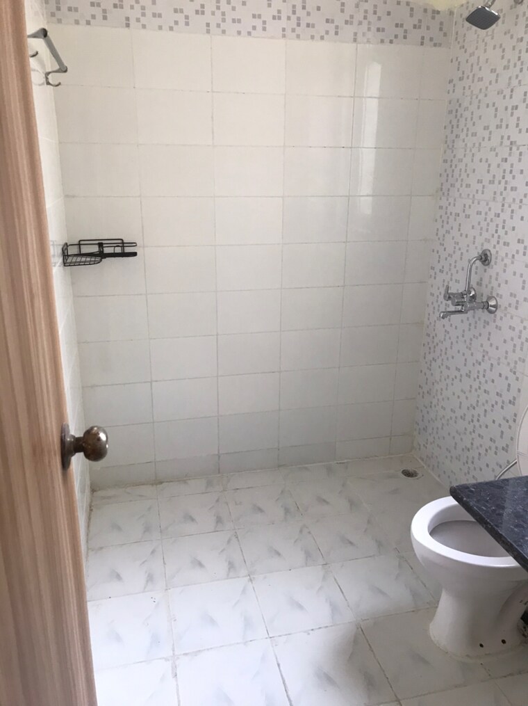 Bathroom, ild-greens 3 Bedroom 1875 Sq.Ft. Apartment In Sector 37c Gurgaon 10214435