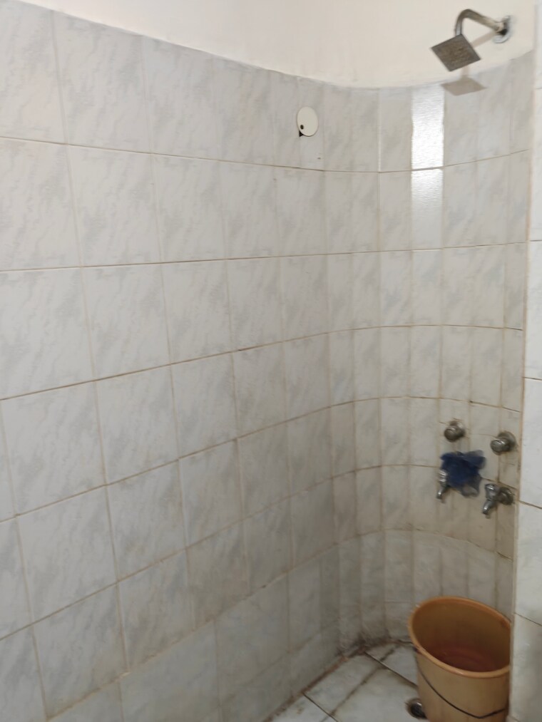 Bathroom, model town phase 2 1 Bedroom 1200 Sq.Ft. Builder Floor In Model Town Phase 2 Delhi 10214452