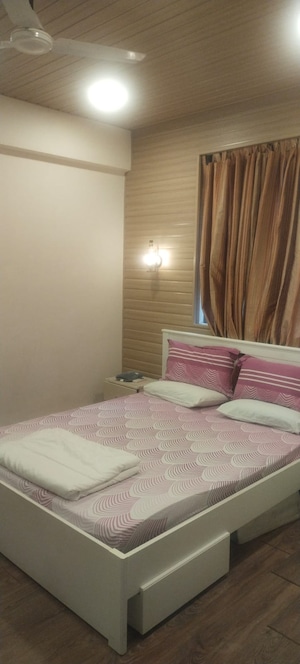 1 BHK Apartment For Rent in Juhu