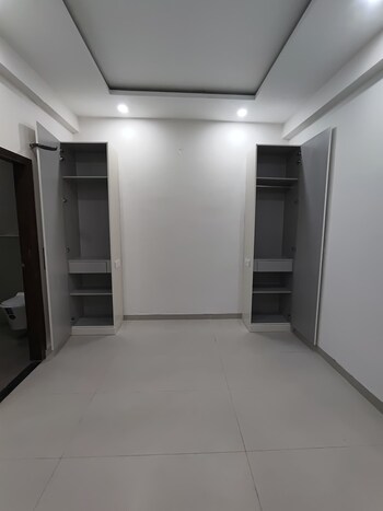 Silveniya Woods Apartment