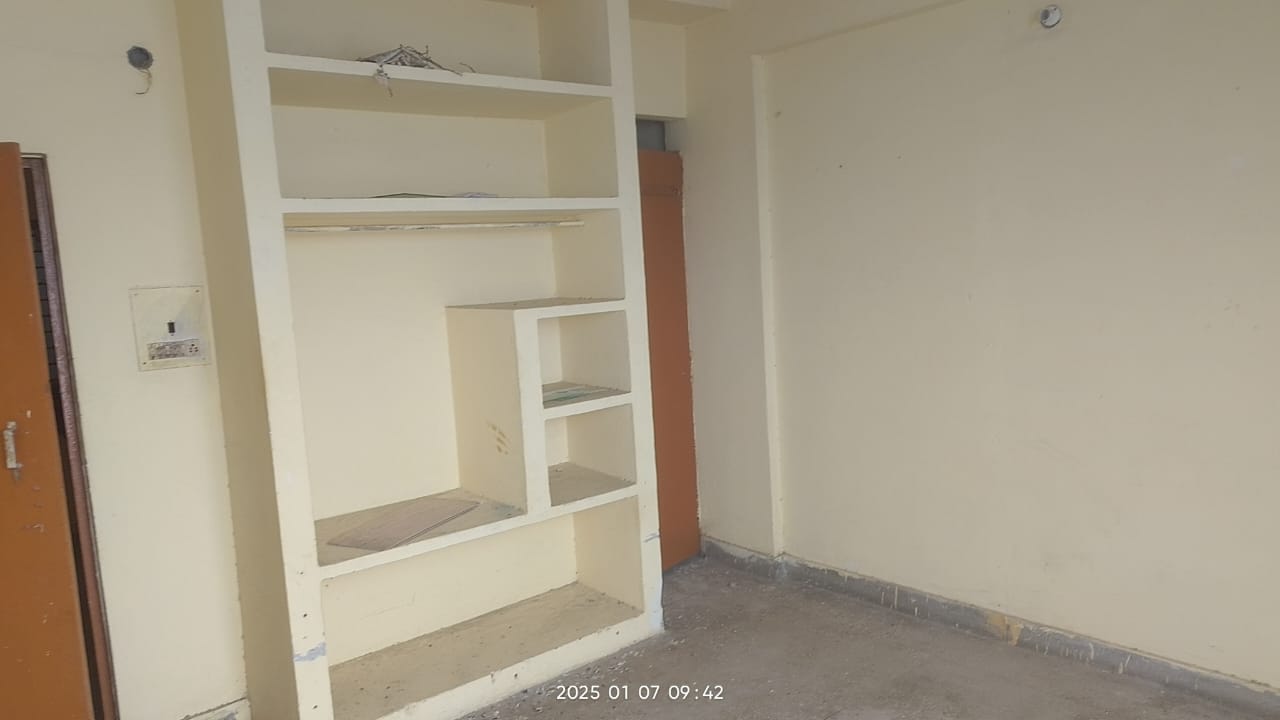 Siyaram Apartments Flats for Rent - 1+ Options in Blunt Square, Lucknow ...