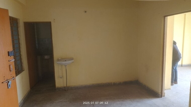 Room, siyaram-apartments Commercial Office Space 2000 Sq.Ft. In Blunt Square Lucknow 10216253