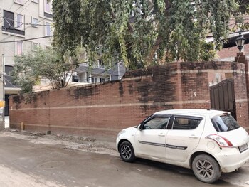4 BHK Builder Floor for Sale in Chattarpur, Delhi