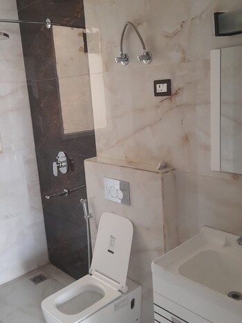 Ansal Api Versalia 2