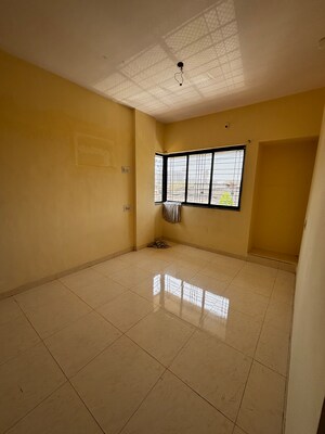 Room in 2 BHK Apartment at Pimpri Pada – for Rent