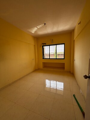 Room in 2 BHK Apartment at Pimpri Pada – for Rent