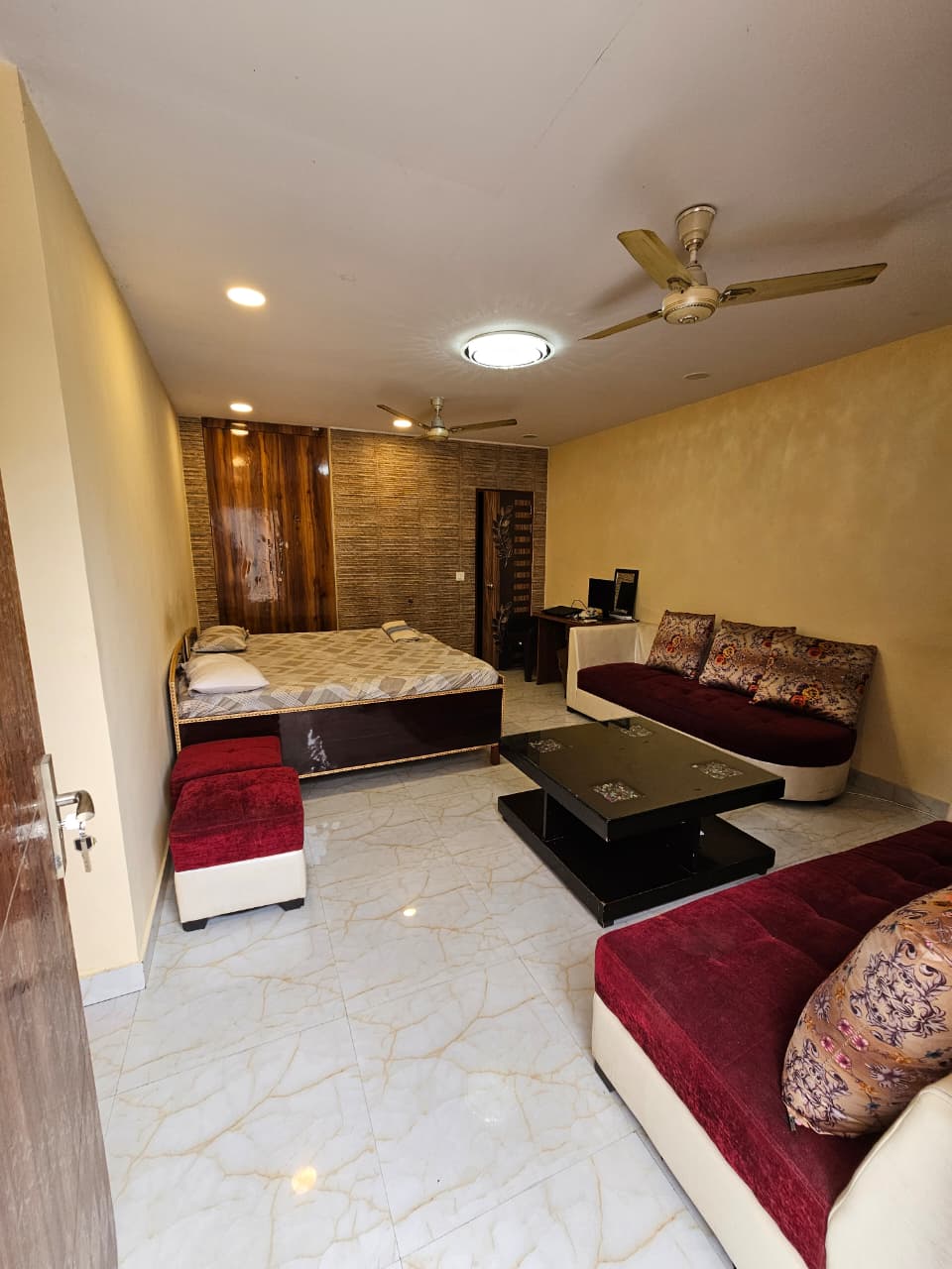 2 BHK Builder Floor For Rent in Indrapuram