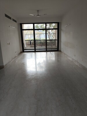 Room in 4 BHK Apartment at Jaypee Greens The Castille, Jaypee Greens – for Sale